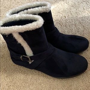 Faux blue suede short boots